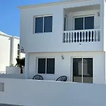 Casa *